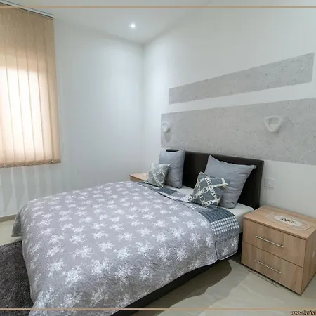 Pensiune Kristal - Banja 3*