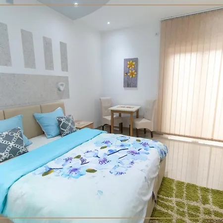 Kristal - Banja Pensiune